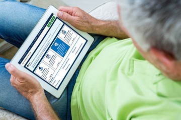 A Veterans checks their secure messages on a tablet